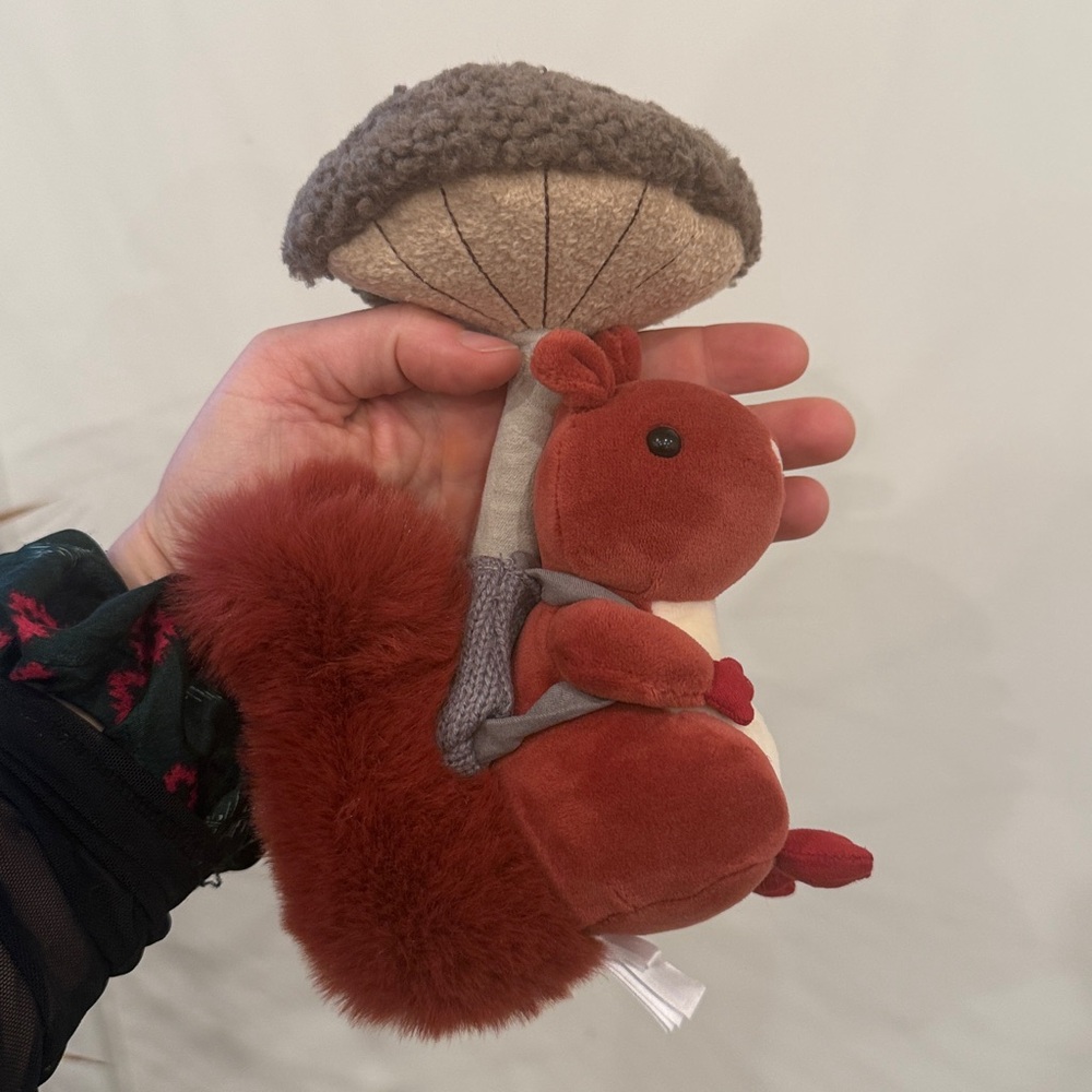 Jellycat Fungi Forager Plush Red Squirrel Mushroom Backpack Stuffed Animal - Picture 4 of 6